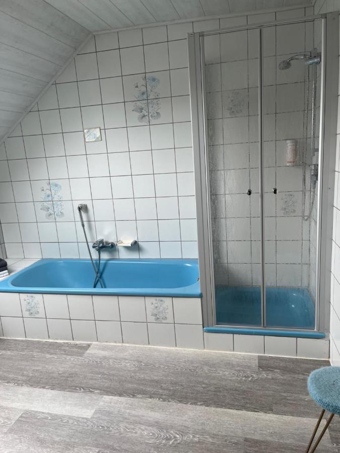 Monteurzimmer-Graf Nidda Bagian luar foto