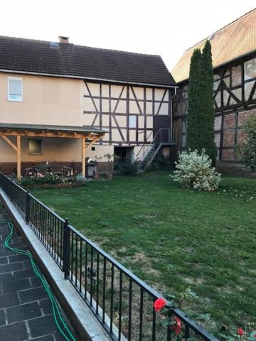 Monteurzimmer-Graf Nidda Bagian luar foto